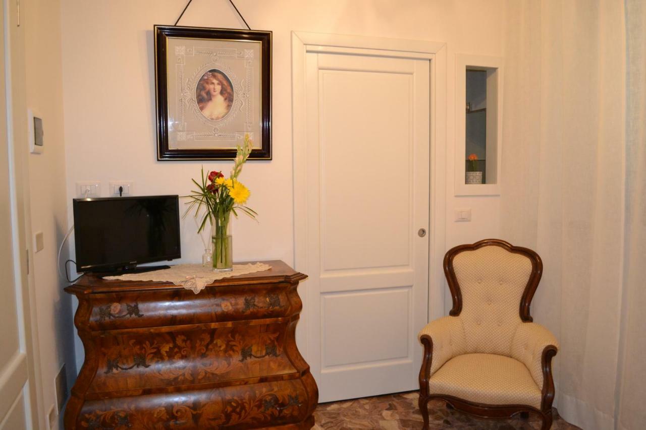Le Signorine B&B Лечче Екстер'єр фото